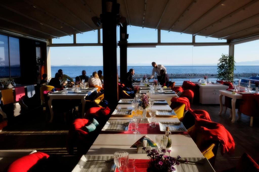 Alp Otel Restaurant Kucukkuyu Exterior photo